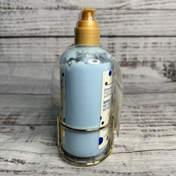 COZY WINTER COCONUT Bodycology Hand Soap Hand Lotion 10oz Gift Set NEW! - Picture 2 of 6